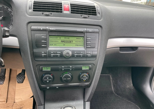Skoda Octavia cena 16800 przebieg: 220000, rok produkcji 2007 z Kłodzko małe 497